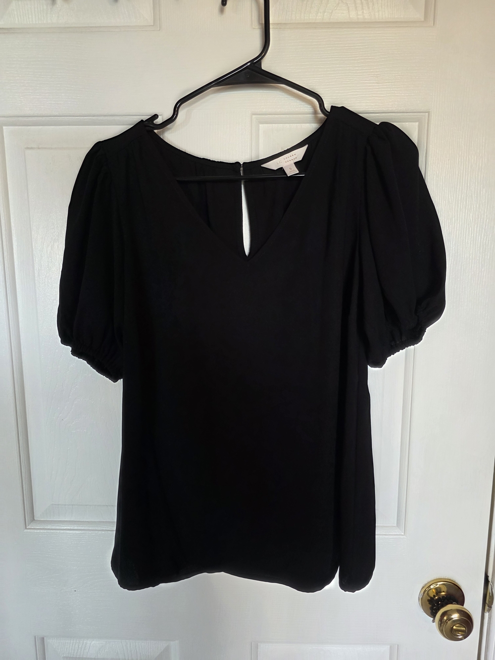 LC Lauren Conrad Black V-Neck Puff-Sleeve Blouse